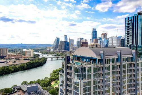 Apartamento New! Luxury Downtown Austin Rainey St. Lake View!