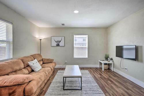 Chic Dallas Duplex 9 Mi To Dtwn Attractions!