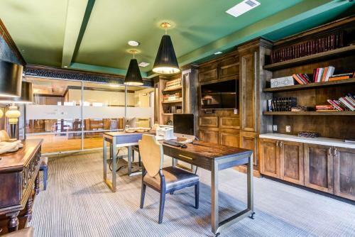 Bright Chic 2 Bedroom Apartment By Stay Gia