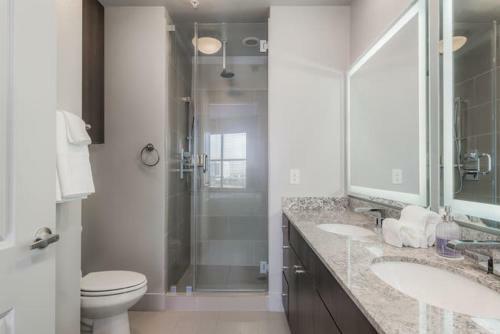 Bright Chic 2 Bedroom Apartment By Stay Gia