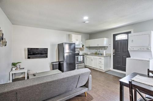 Cozy Dallas Getaway Near Dining And Attractions