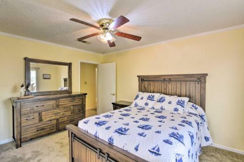 Lakefront Livingston Retreat With Fire Pits!