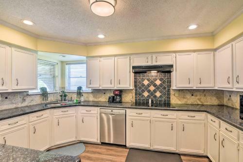 Lakefront Livingston Retreat With Fire Pits!