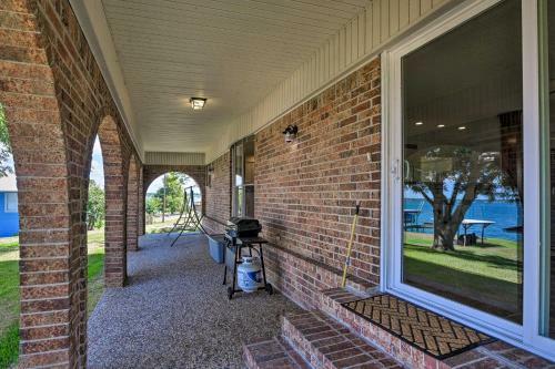 Lakefront Livingston Retreat With Fire Pits!