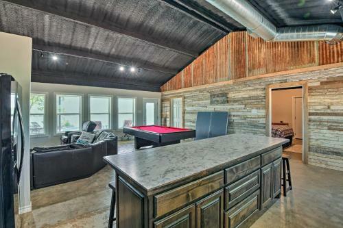 Spacious Palo Pinto Home Private Dock And Pool