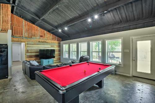 Spacious Palo Pinto Home Private Dock And Pool
