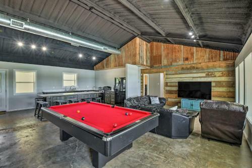 Spacious Palo Pinto Home Private Dock And Pool