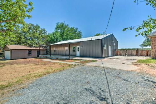 Spacious Palo Pinto Home Private Dock And Pool