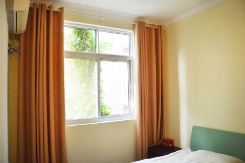 Luoyang Longmen Youth Hostel
