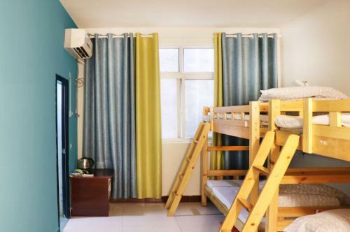 Luoyang Longmen Youth Hostel