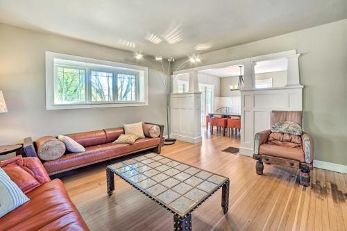 Bellevue Craftsman Home With Deck And Fire Pit!
