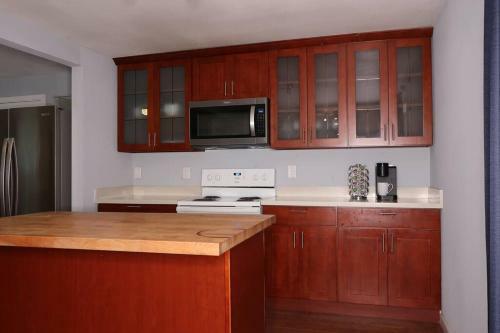Luxurious & Spacious Upper 3bd Duplex In Kent