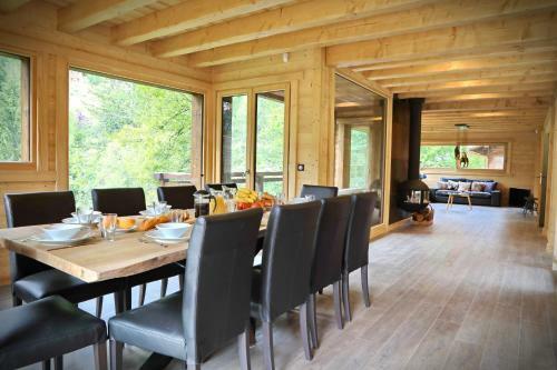 Forest Lodge - Modern Luxury Nestled In The Pines