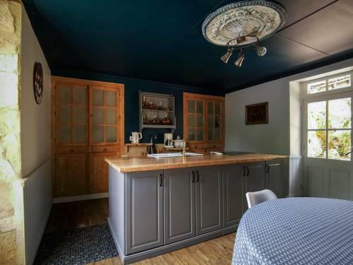 Maison Typique P�rigourdine Avec Piscine