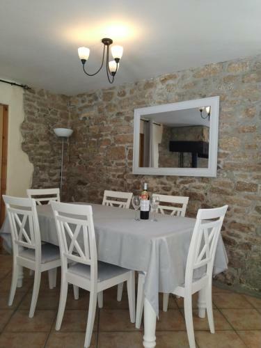Bonne Chere Family Friendly Gites * Heated Pool * Huge Playbarn