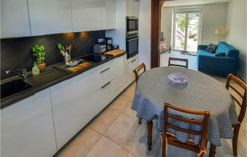 Beautiful Home In Saint-pierre-quiberon With 2 Bedrooms