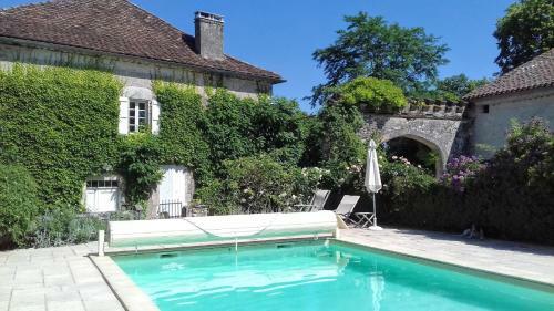 Bed & Breakfast La Ma�sou-pastel Et Fleur