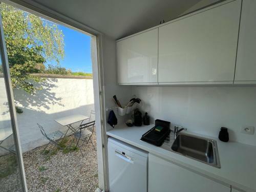 Maison Centrale Avec Cour Ext�rieur