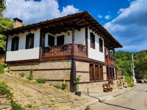 Rimovata Kashta Guest House