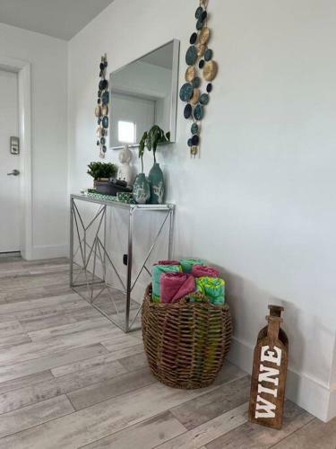 Casa Del Mar With Dock & Ocean Access Key West