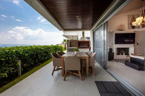 Villa Almyra On The Beach
