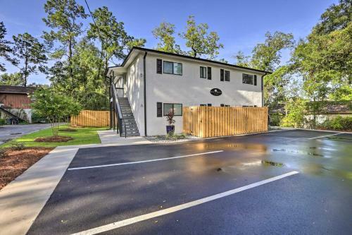 Cozy Tallahassee Apartment With Spacious Yard!