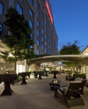 Biltmore Hotel & Suites