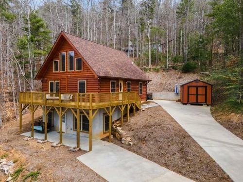 Cabin Near Downtown Avl- Hot Tub- Pet Friendly