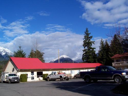 Red Roof Motor Inn