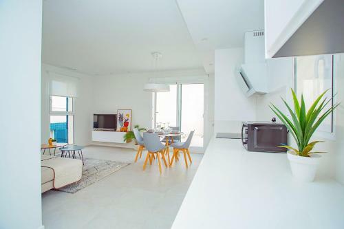 210 New Mar Pool - Alicante Holiday