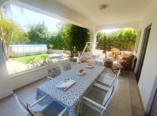 In Villa Con Piscina E Jacuzzi A San Leone