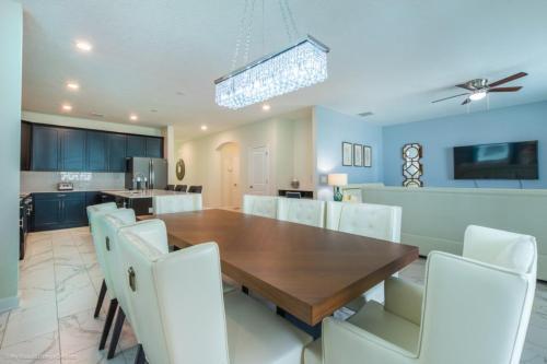 Frozen & Star Wars Themed Rooms & Game Room Villa