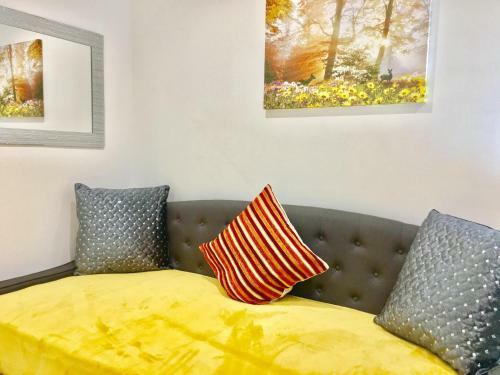 London Excel 2 Bedrooms River View Apartment