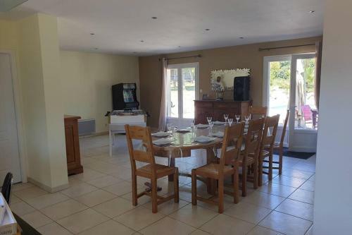 Villa Avec Piscine, Jacuzzi Et Vue Imprenable !