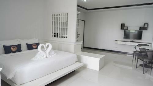 Hotel Roomquest Nichada Isb International