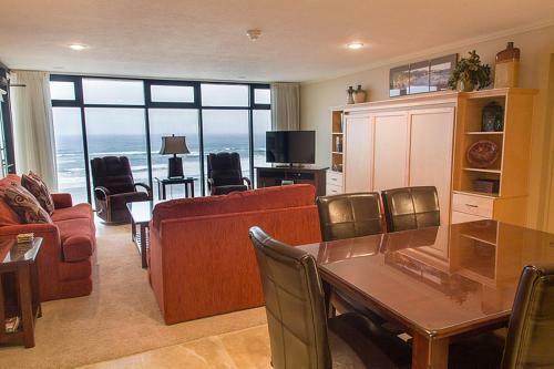Inn At Spanish Head Resort Hotel