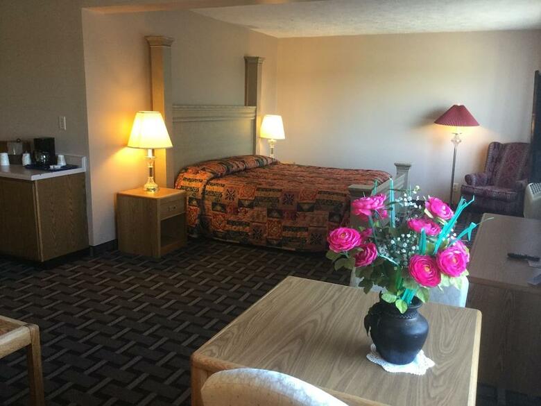 Hotel Sky Lodge Inn & Suites - Delavan
