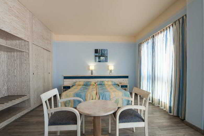 Apartamentos Colon Playa