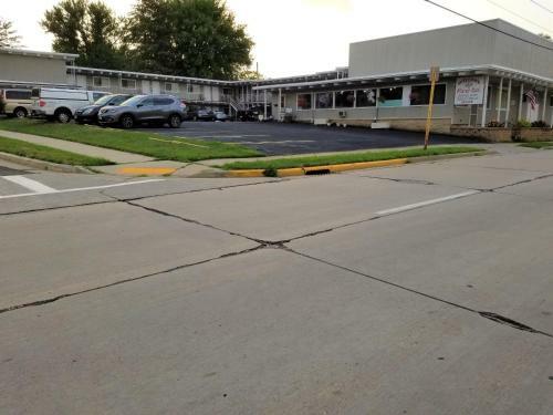 Hillcrest Motel