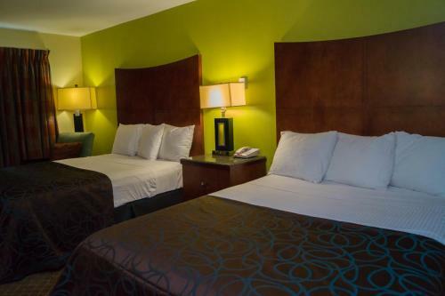 Motel Sullivan Trail Inn & Suites