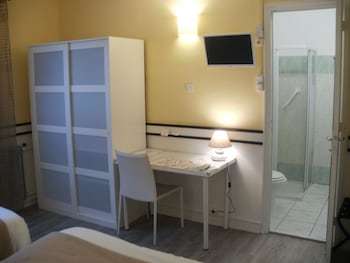 Hotel H�tel Du Tricastin