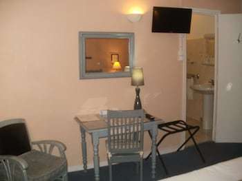 Hotel H�tel Du Tricastin