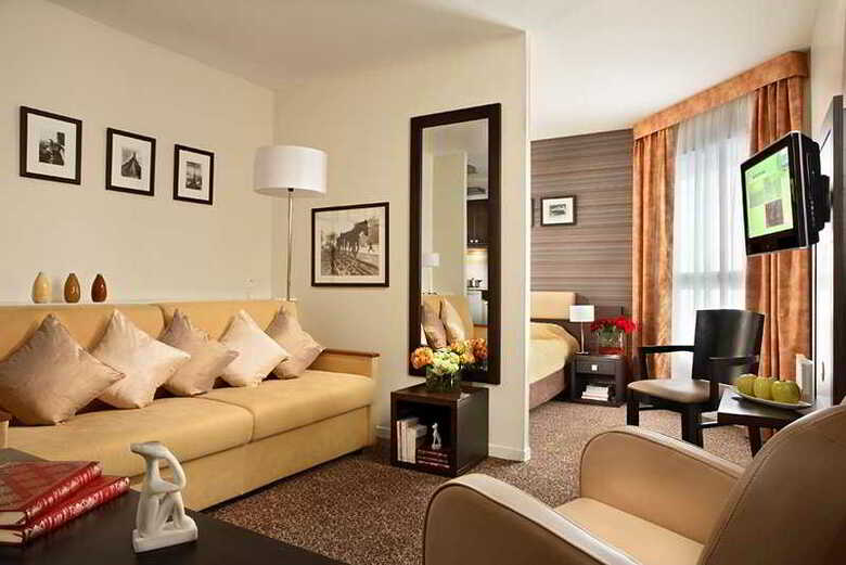 Hotel Citadines Republique Paris