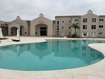 Hotel Howard Johnson By Wyndham La Plata