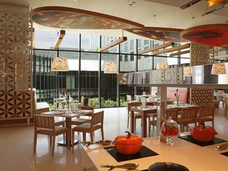 Hotel Pullman New Delhi Aerocity