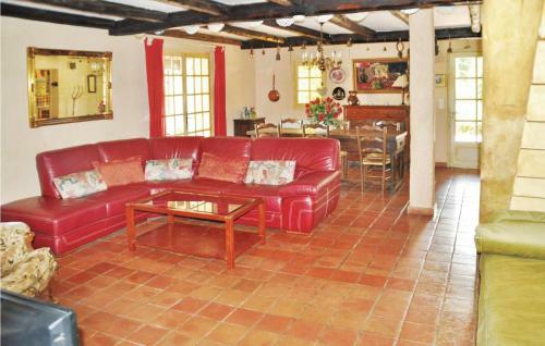 Holiday Home La Roure�
