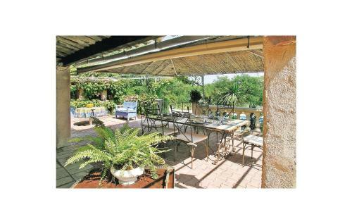 Holiday Home La Roure�