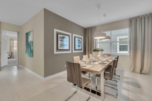 5 Bedrooms - 5,5 Bathrooms - Solara 9026 Pc