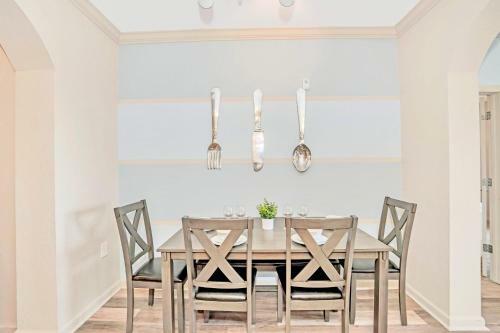 Near Disney - 3br Condo - Pool Ht And Games