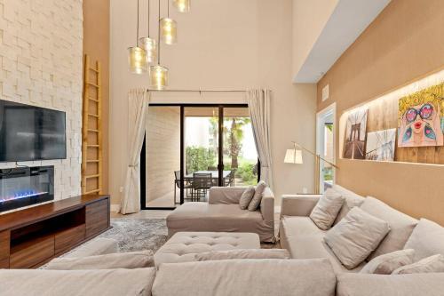 Magic Village 4 Suites W Jacuzzi 3131